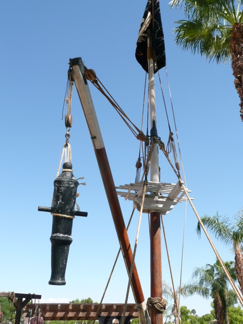 Pirate ship mast prop for rent