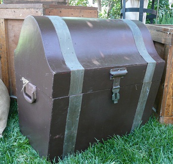 Pirate treasure chest prop for rent